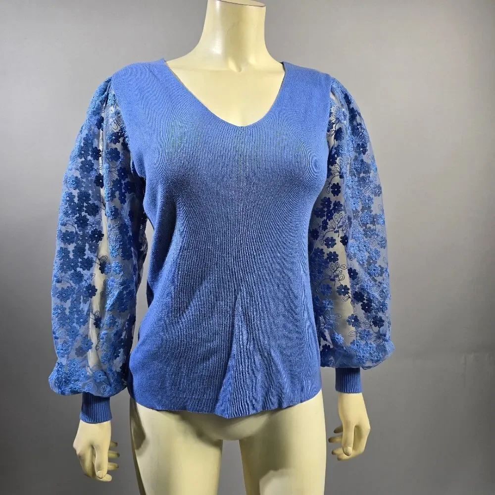 Sioni Small Blue Knit Top with Lace Sleeves R3